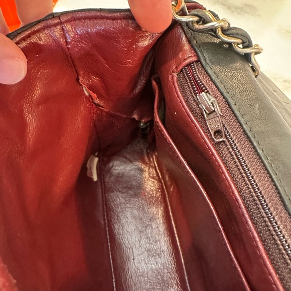 CHANEL Quilted Black Leather Flap Bag Matelasse Lambskin CC Logo Gold Chain - Picture 6 of 10